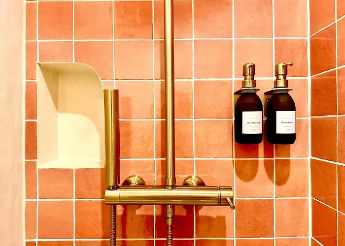 La Vue En Rose - Premium & Vue Unique