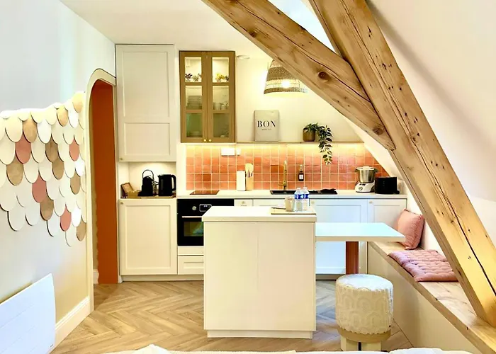 La Vue En Rose - Premium & Vue Unique