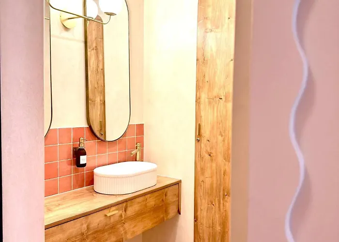 La Vue En Rose - Premium & Vue Unique